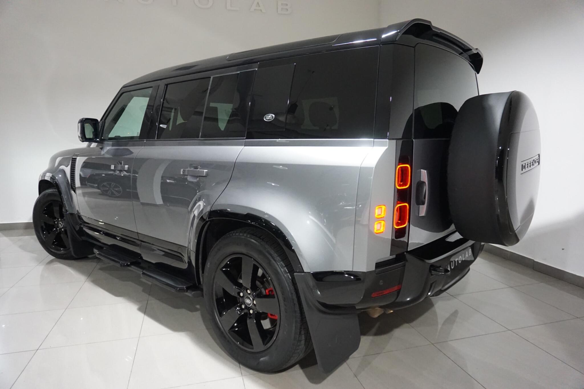 Land Rover Defender 110 3.0 D300 MHEV X-Dynamic SE SUV 5dr Diesel Auto 4WD Euro 6 (s/s) (300 ps)